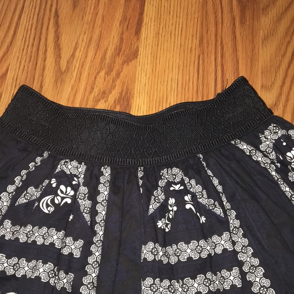Patterned skirt - Picture 3 of 3